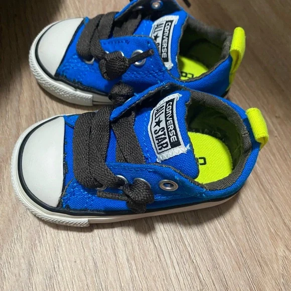 Converse size 3 infant shoes - Picture 4 of 4